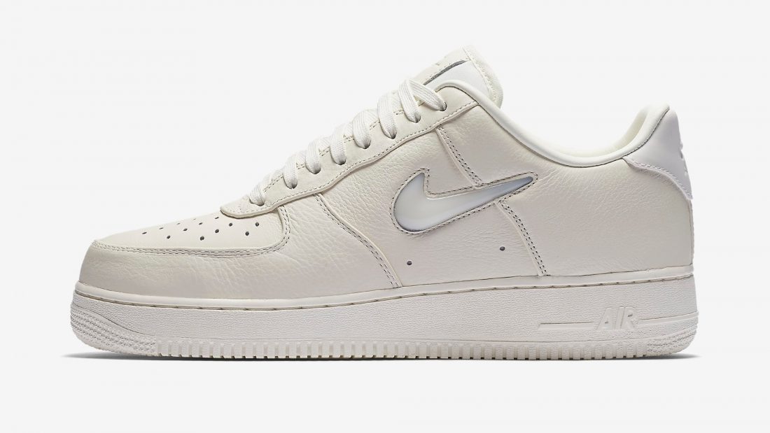 nike air force one beige